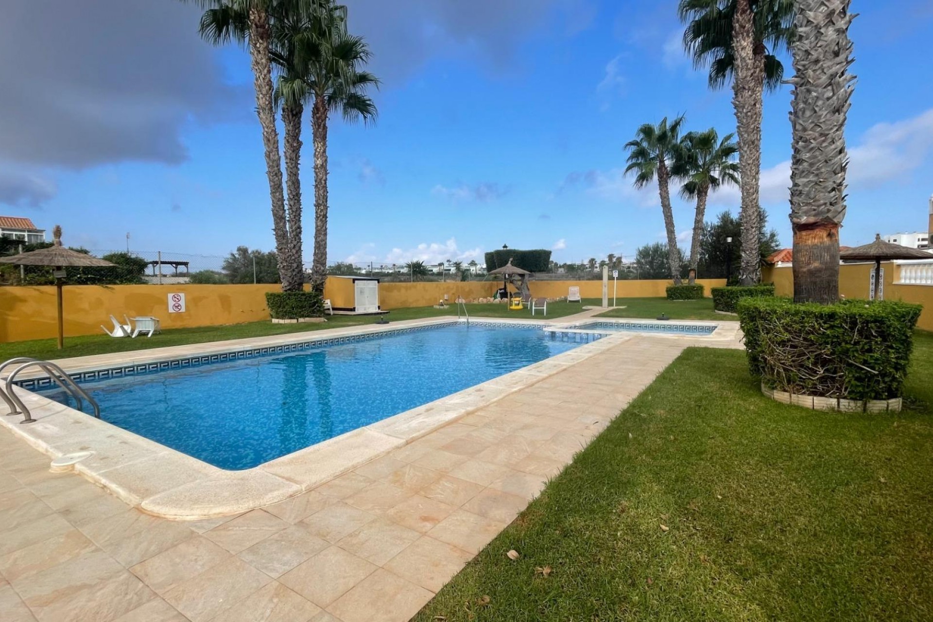 Återförsäljning - Town House -
Orihuela Costa - Lomas de Cabo Roig