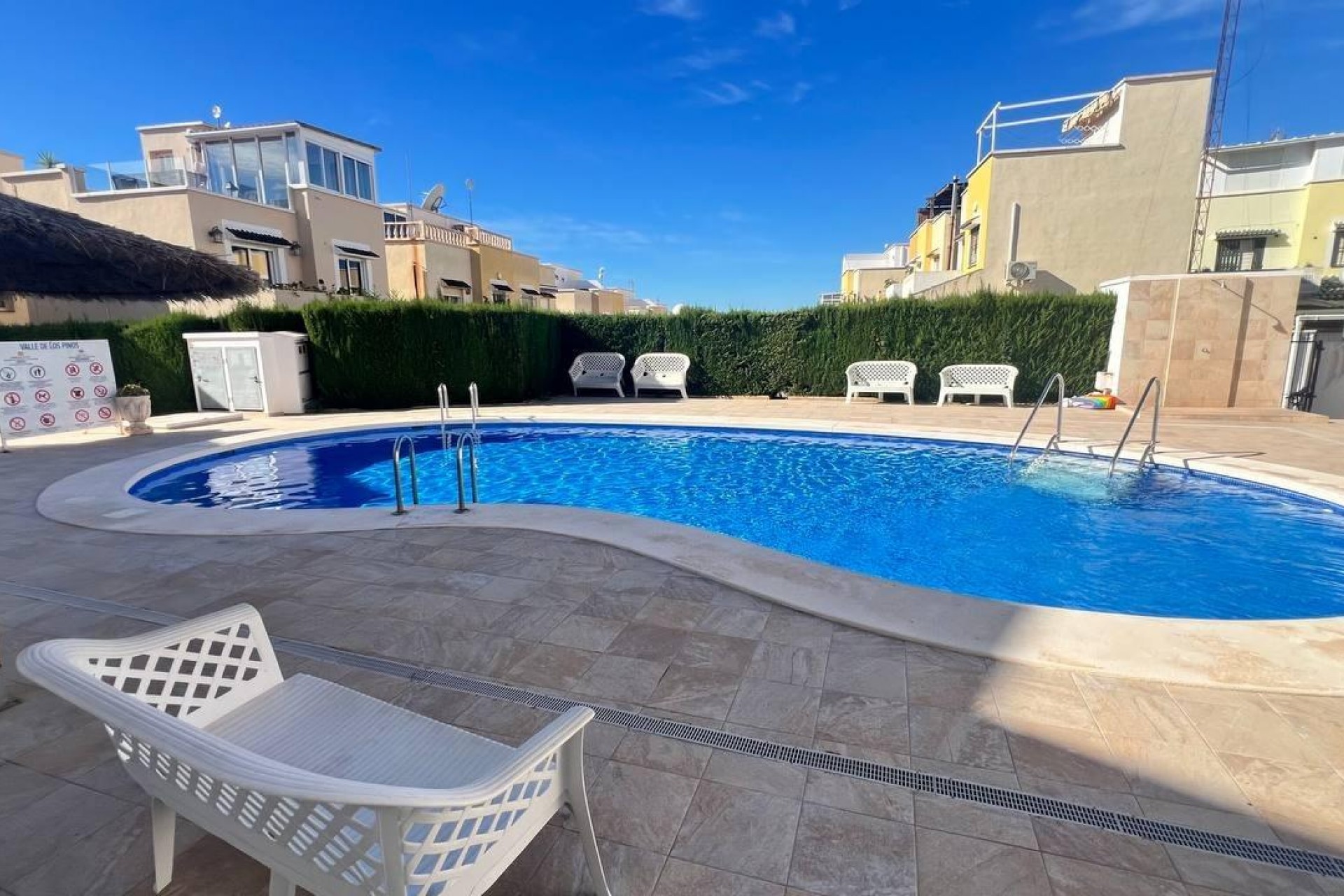 Återförsäljning - Town House -
Orihuela Costa - Los Almendros-la Florida