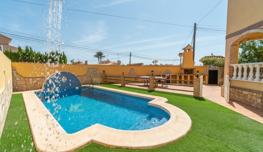 Återförsäljning - Town House -
Orihuela Costa - Los Almendros-la Florida