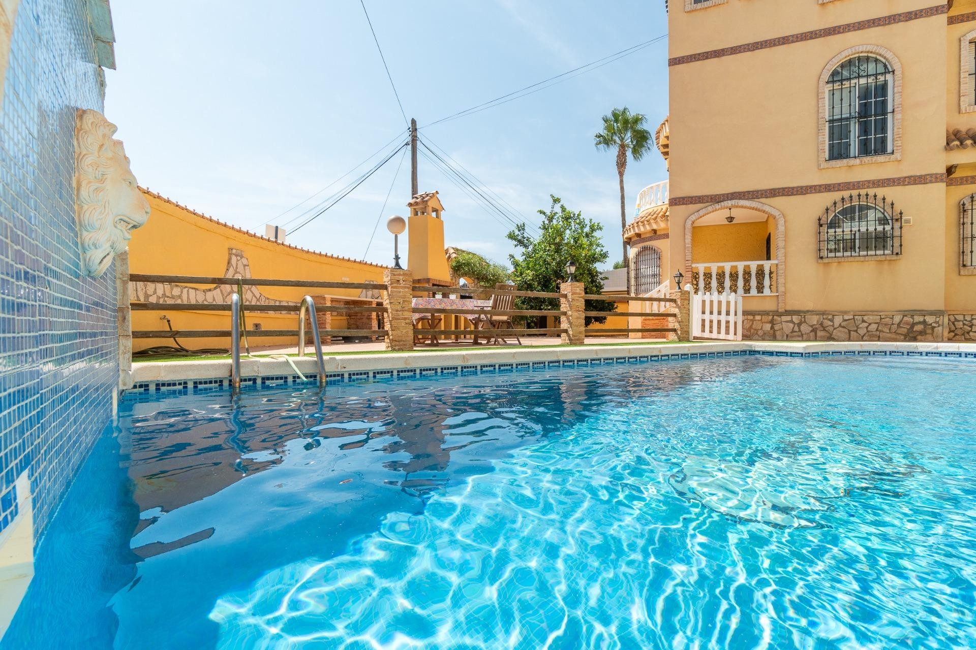 Återförsäljning - Town House -
Orihuela Costa - Los Almendros-la Florida