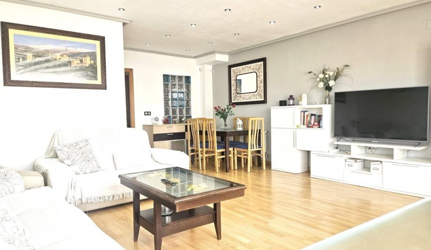 Återförsäljning - Town House -
Orihuela Costa - Los Almendros-la Florida