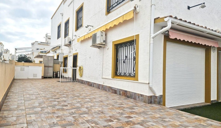 Återförsäljning - Town House -
Orihuela Costa - Los Altos