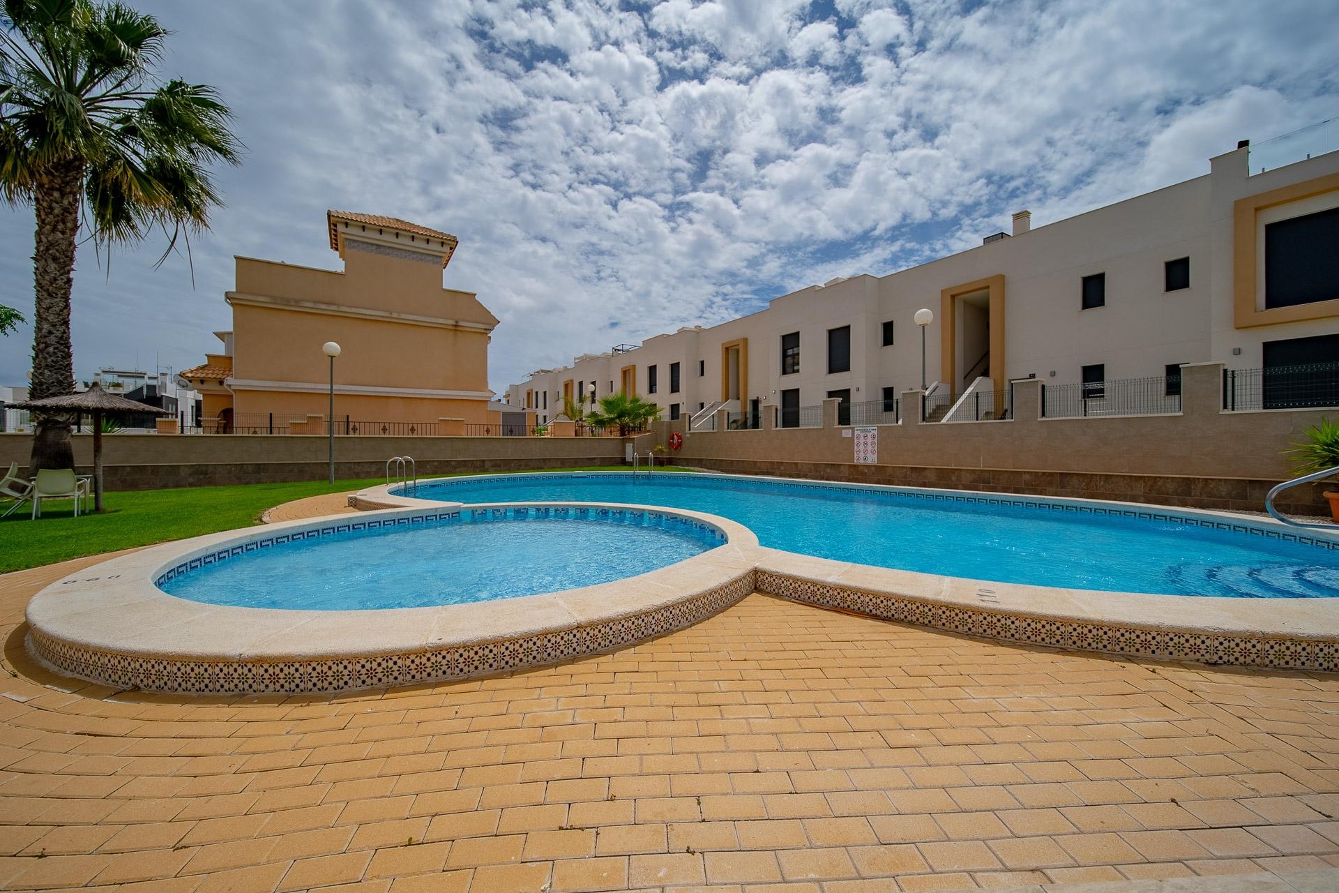 Återförsäljning - Town House -
Orihuela Costa - PAU 26