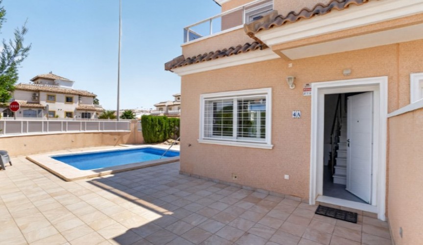 Återförsäljning - Town House -
Orihuela - Inland