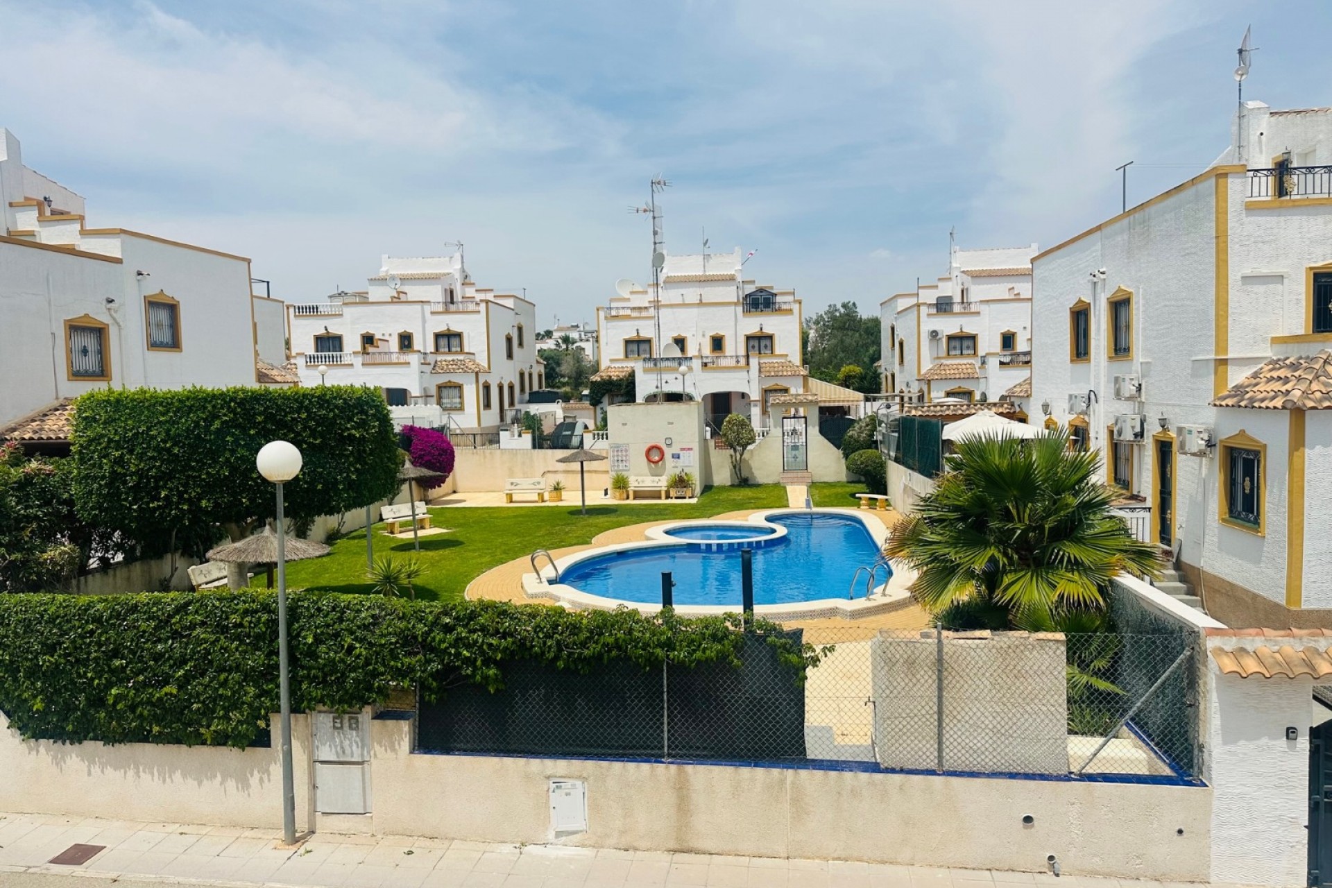 Återförsäljning - Town House -
Orihuela - Inland