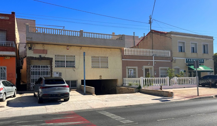 Återförsäljning - Town House -
Orihuela - Inland