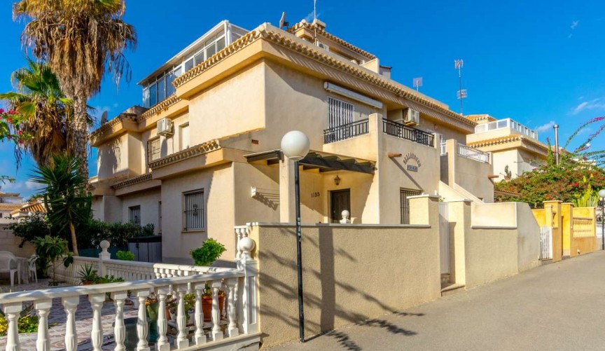 Återförsäljning - Town House -
Playa Flamenca - Costa Blanca