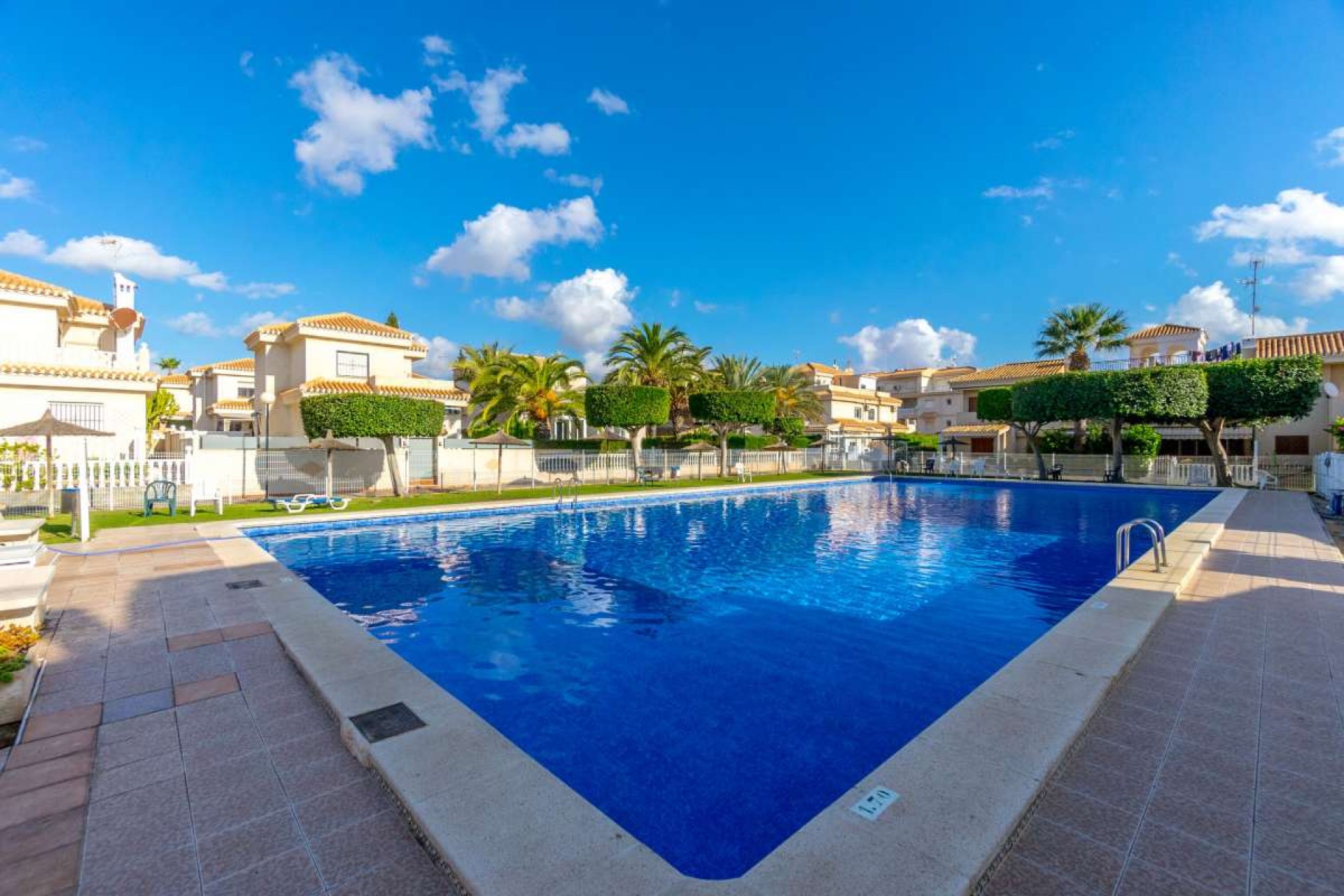 Återförsäljning - Town House -
Playa Flamenca - Costa Blanca