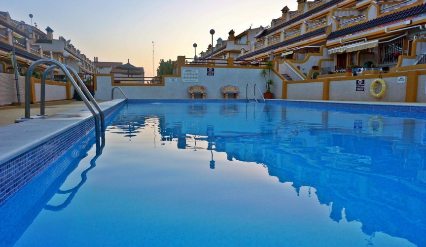 Återförsäljning - Town House -
Playa Flamenca - Costa Blanca