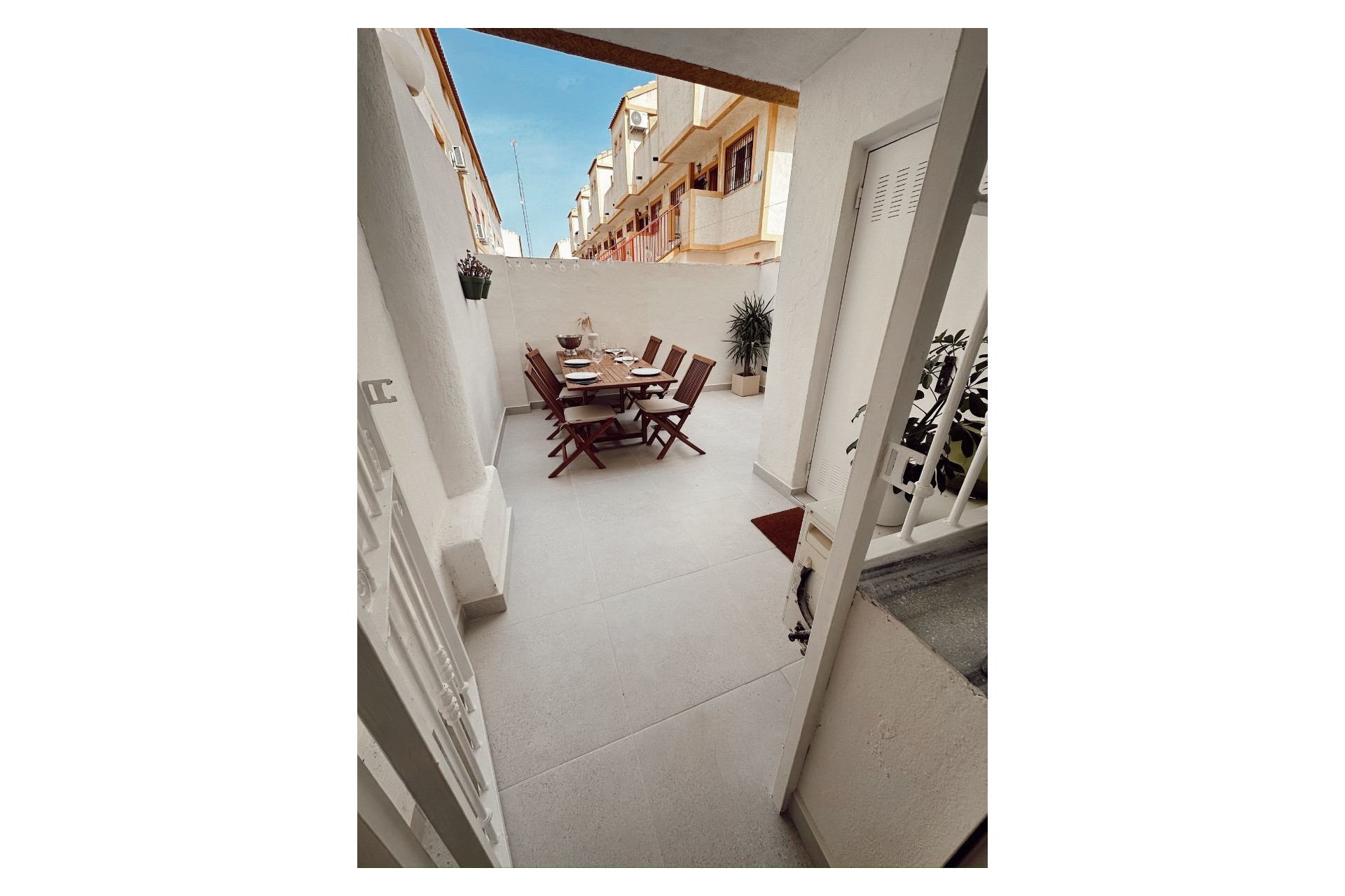 Återförsäljning - Town House -
Playa Flamenca - Costa Blanca