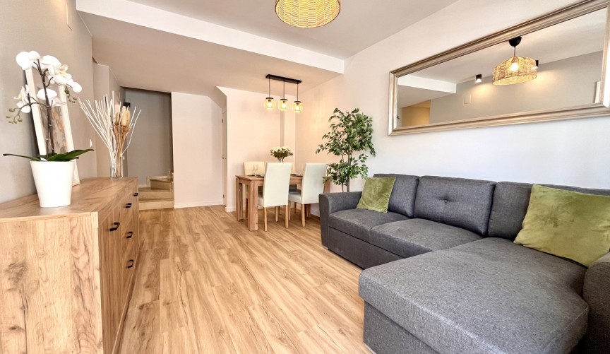 Återförsäljning - Town House -
Playa Flamenca - Costa Blanca