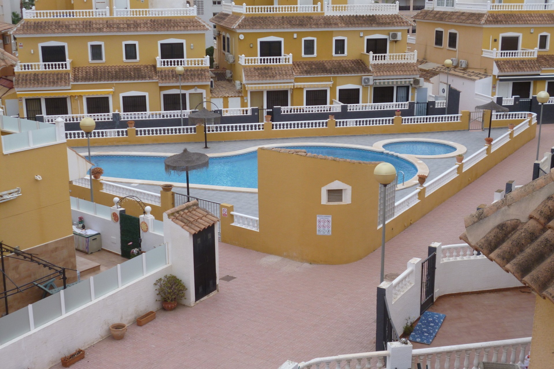 Återförsäljning - Town House -
Playa Flamenca - Costa Blanca