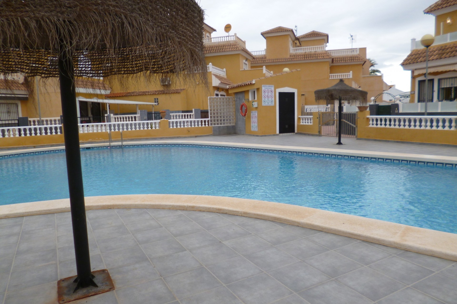 Återförsäljning - Town House -
Playa Flamenca - Costa Blanca