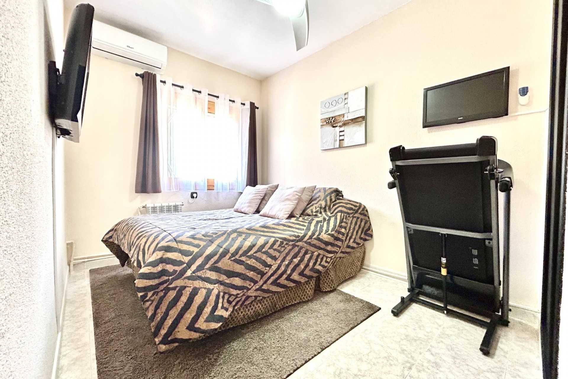 Återförsäljning - Town House -
Playa Flamenca - Costa Blanca