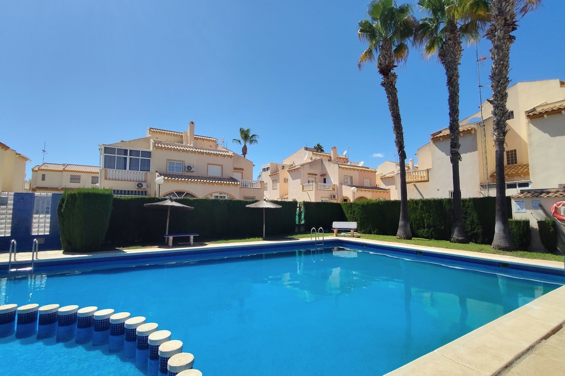 Återförsäljning - Town House -
Playa Flamenca - Costa Blanca