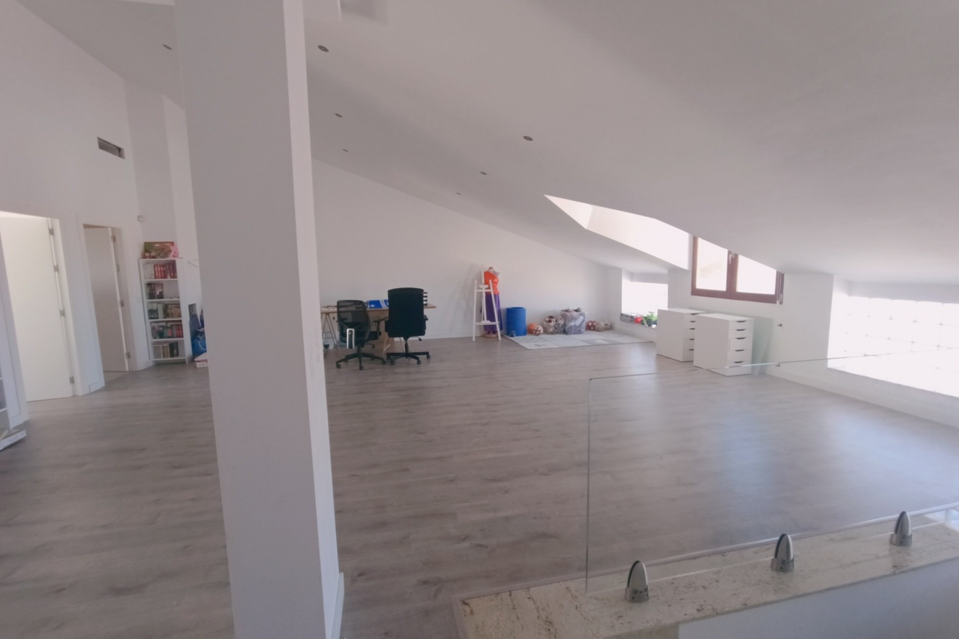 Återförsäljning - Town House -
Roldan - Inland