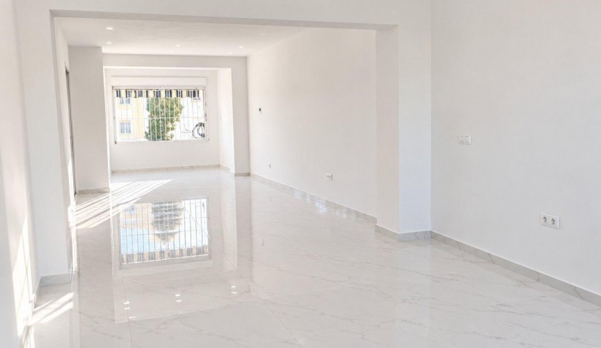 Återförsäljning - Town House -
San Miguel de Salinas - Blue Lagoon - Galán
