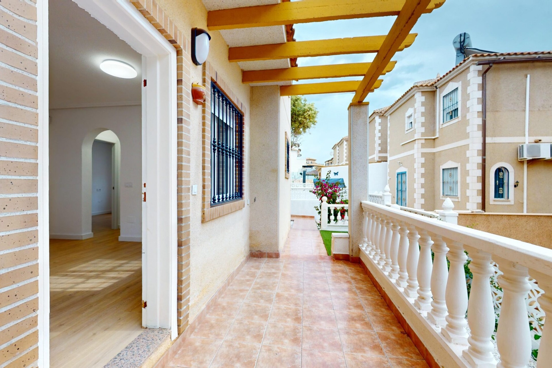 Återförsäljning - Town House -
San Miguel de Salinas - Inland