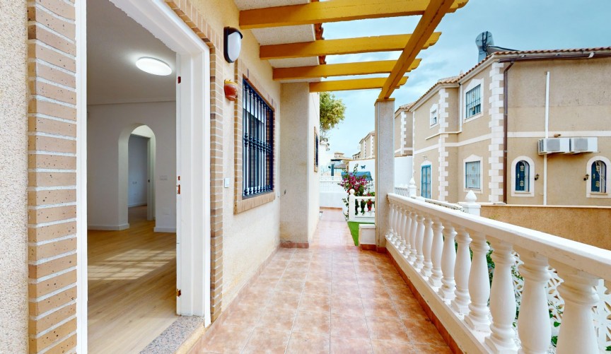 Återförsäljning - Town House -
San Miguel de Salinas - Inland