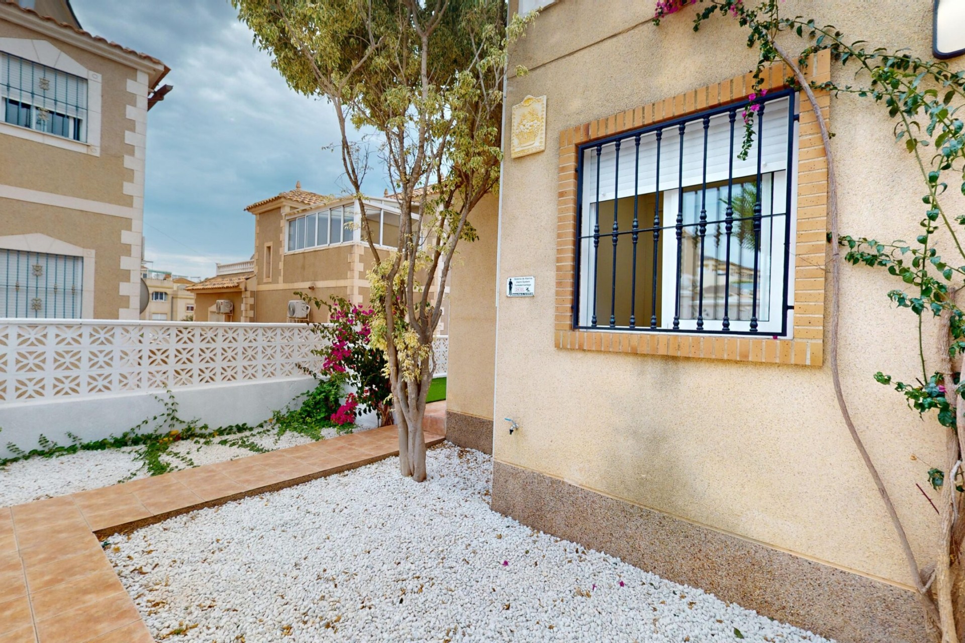 Återförsäljning - Town House -
San Miguel de Salinas - Inland