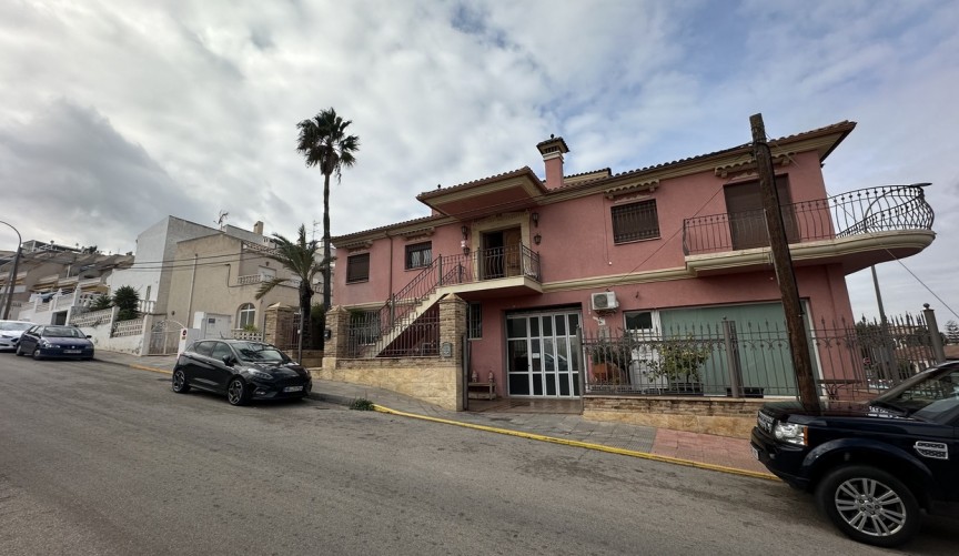 Återförsäljning - Town House -
San Miguel de Salinas - Inland