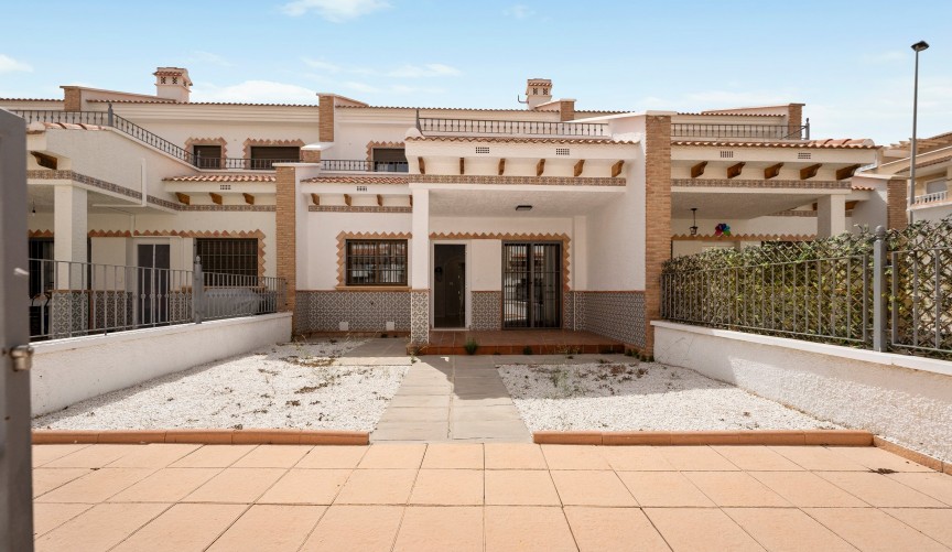 Återförsäljning - Town House -
San Miguel de Salinas - Inland