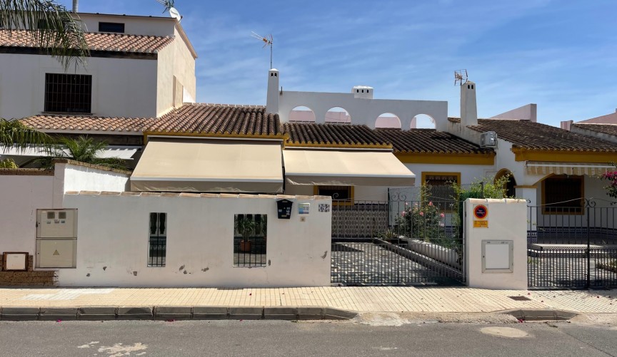 Återförsäljning - Town House -
Torre de la Horadada - Costa Blanca