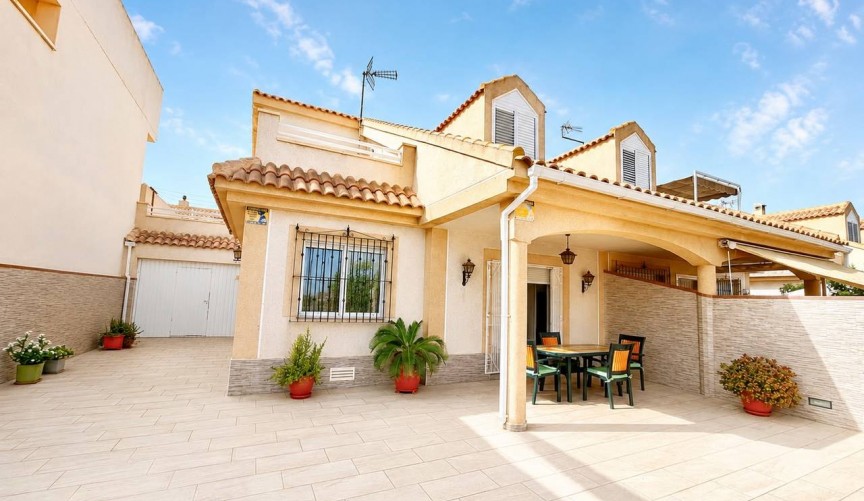 Återförsäljning - Town House -
Torre de la Horadada - Costa Blanca