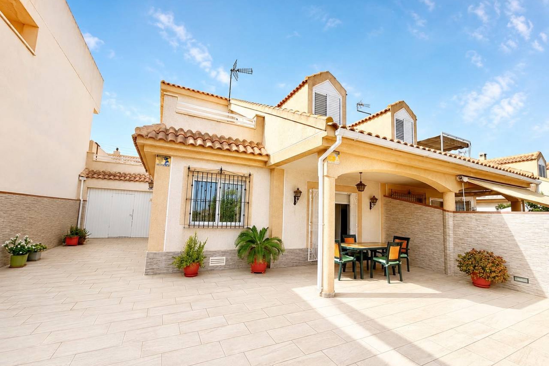 Återförsäljning - Town House -
Torre de la Horadada - Costa Blanca