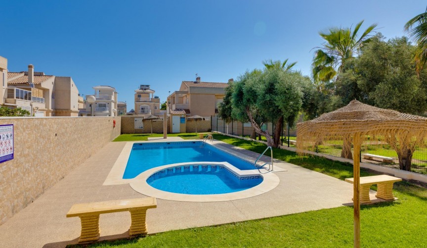 Återförsäljning - Town House -
Torrevieja - Aguas Nuevas 2