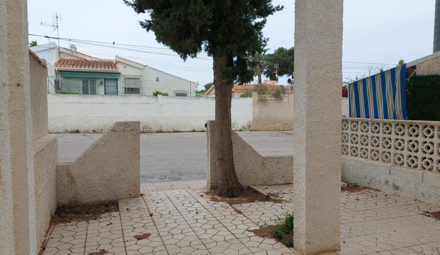Återförsäljning - Town House -
Torrevieja - aguas nuevas