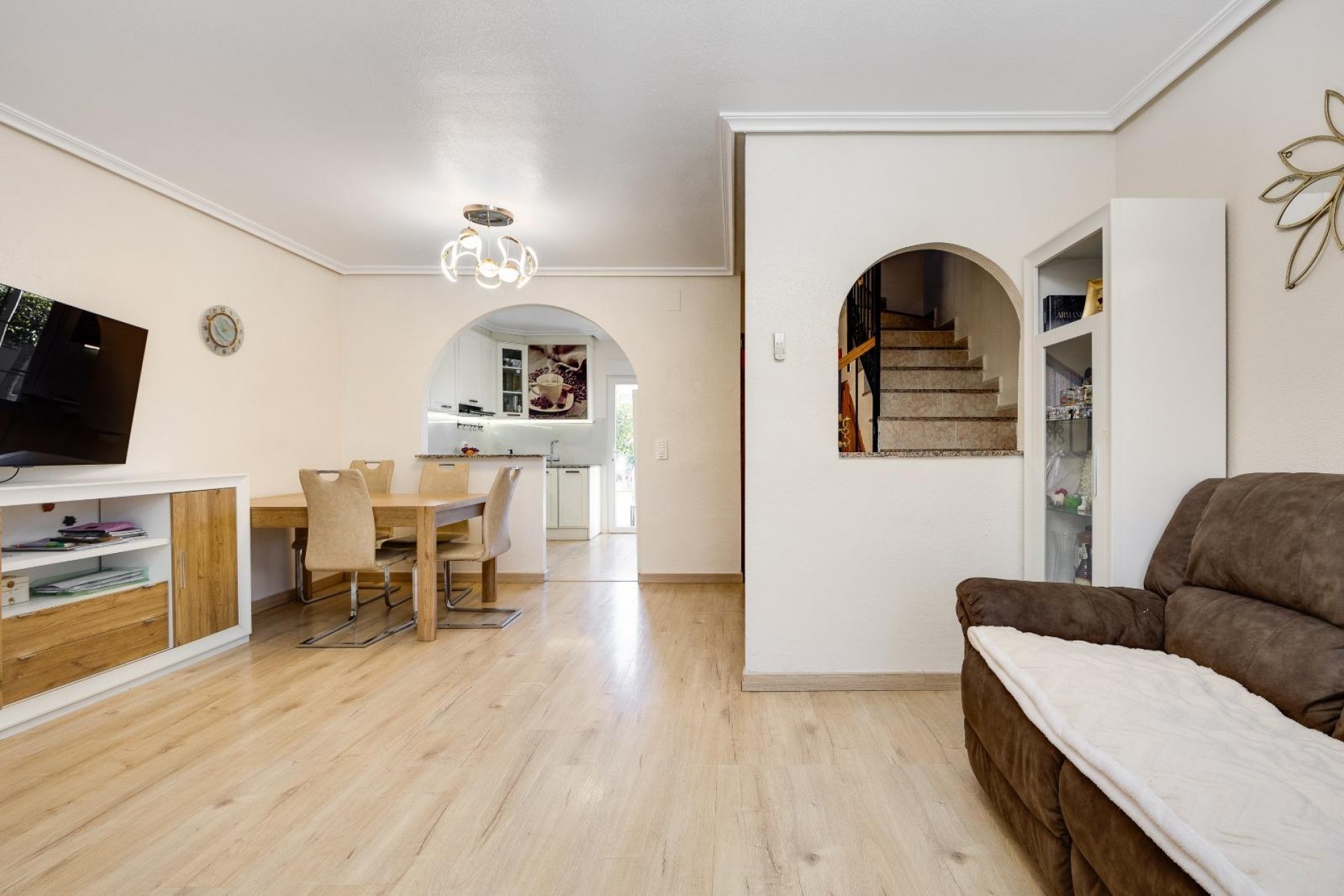 Återförsäljning - Town House -
Torrevieja - aguas nuevas