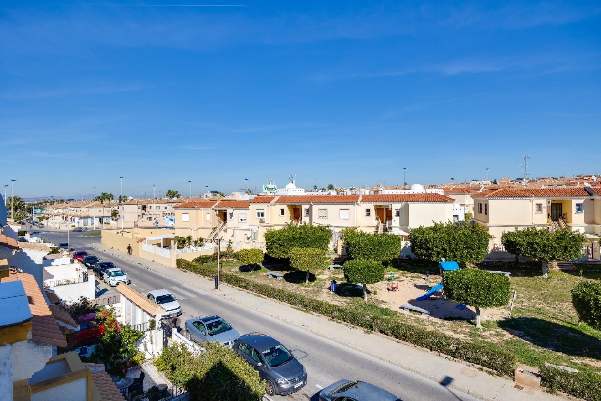 Återförsäljning - Town House -
Torrevieja - aguas nuevas