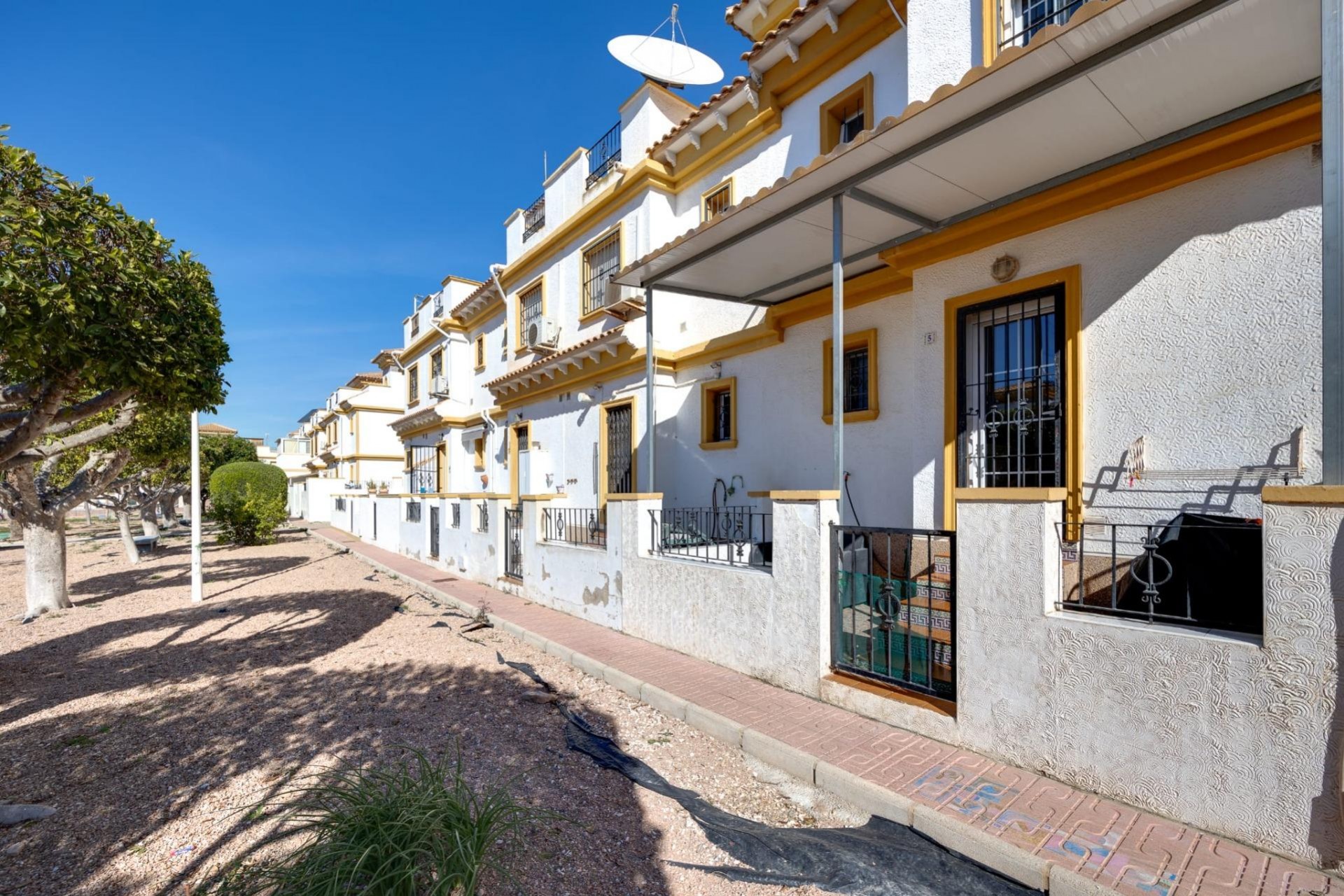 Återförsäljning - Town House -
Torrevieja - aguas nuevas