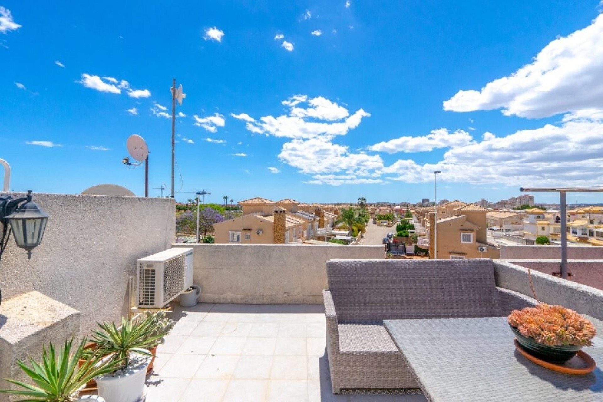 Återförsäljning - Town House -
Torrevieja - aguas nuevas