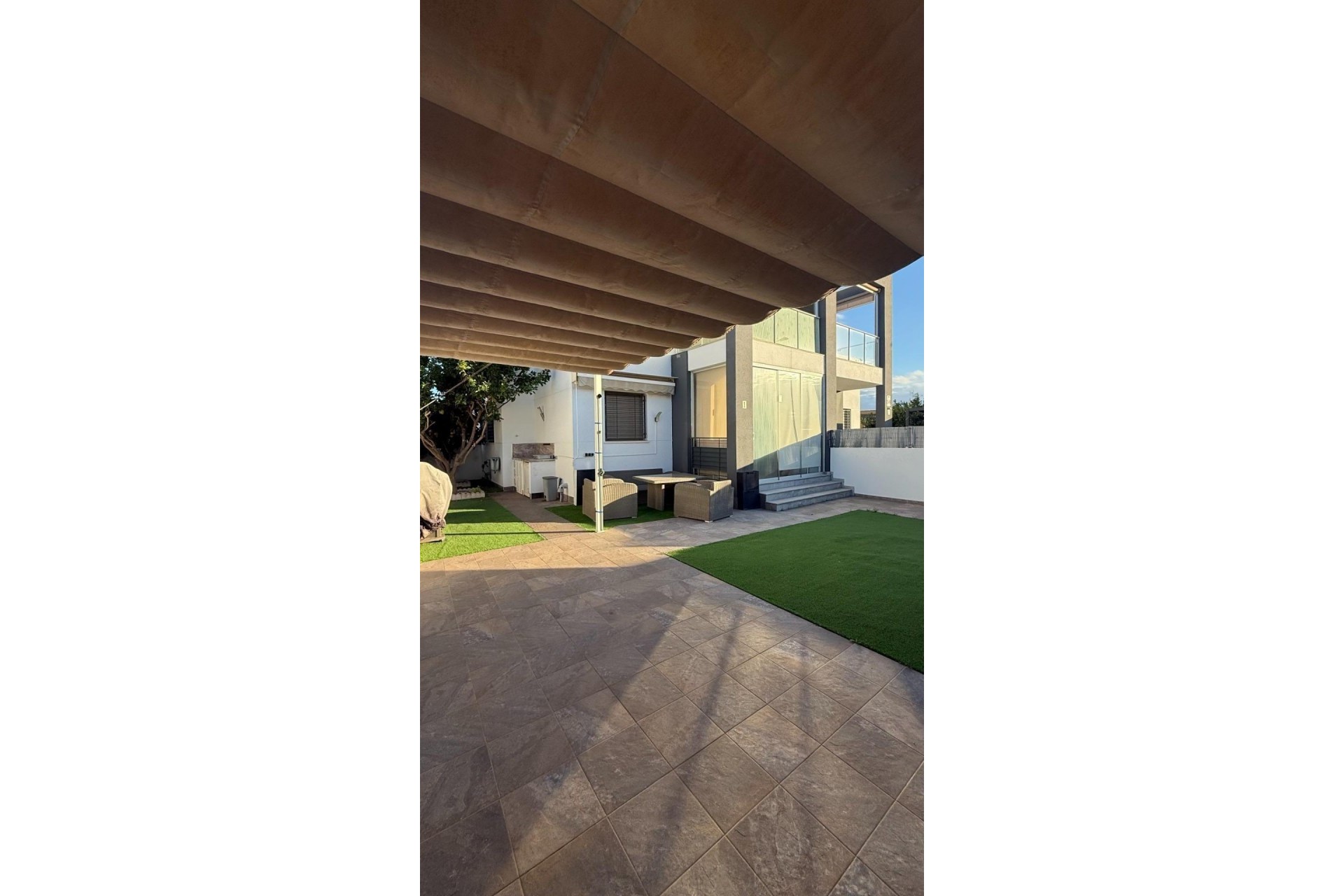 Återförsäljning - Town House -
Torrevieja - aguas nuevas