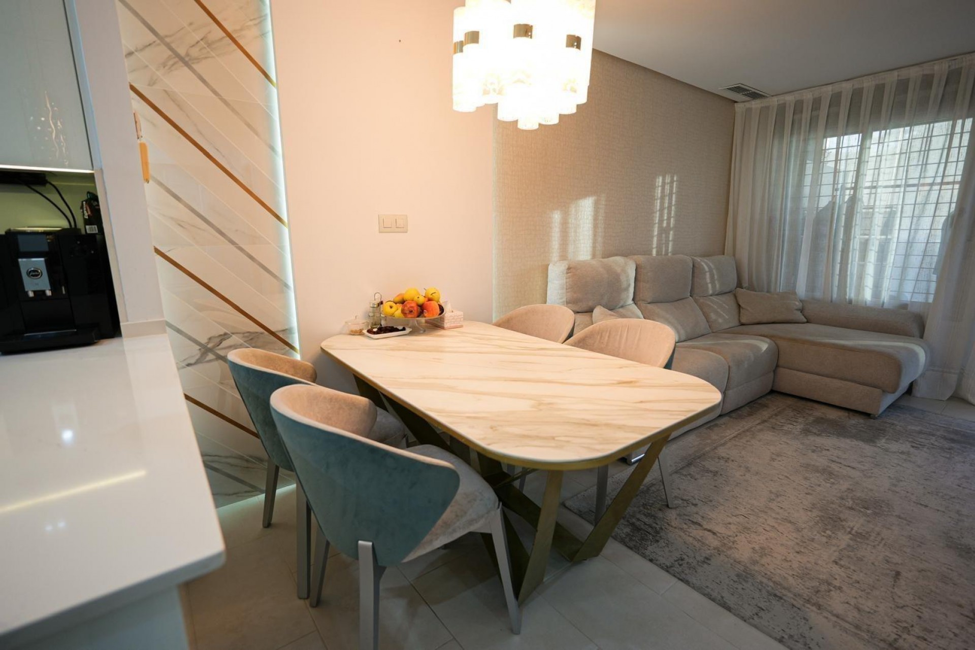 Återförsäljning - Town House -
Torrevieja - aguas nuevas