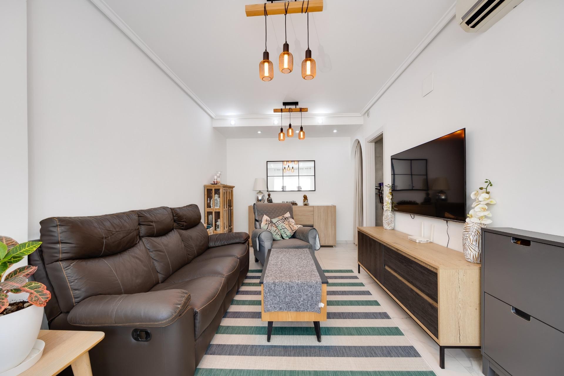 Återförsäljning - Town House -
Torrevieja - aguas nuevas