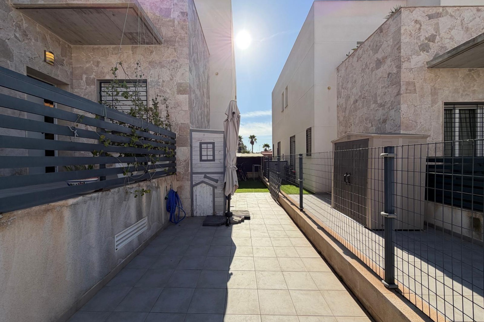Återförsäljning - Town House -
Torrevieja - aguas nuevas