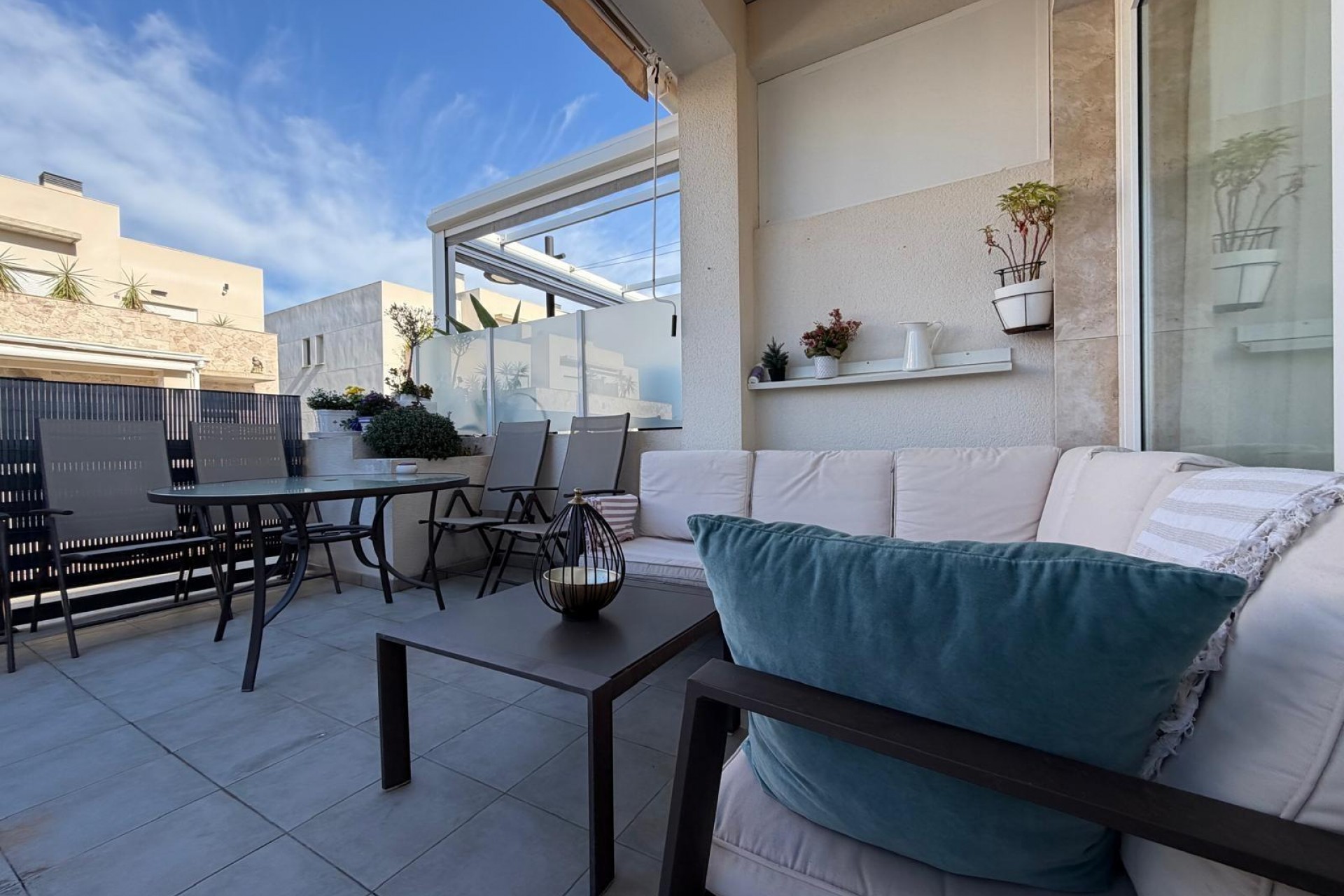 Återförsäljning - Town House -
Torrevieja - aguas nuevas