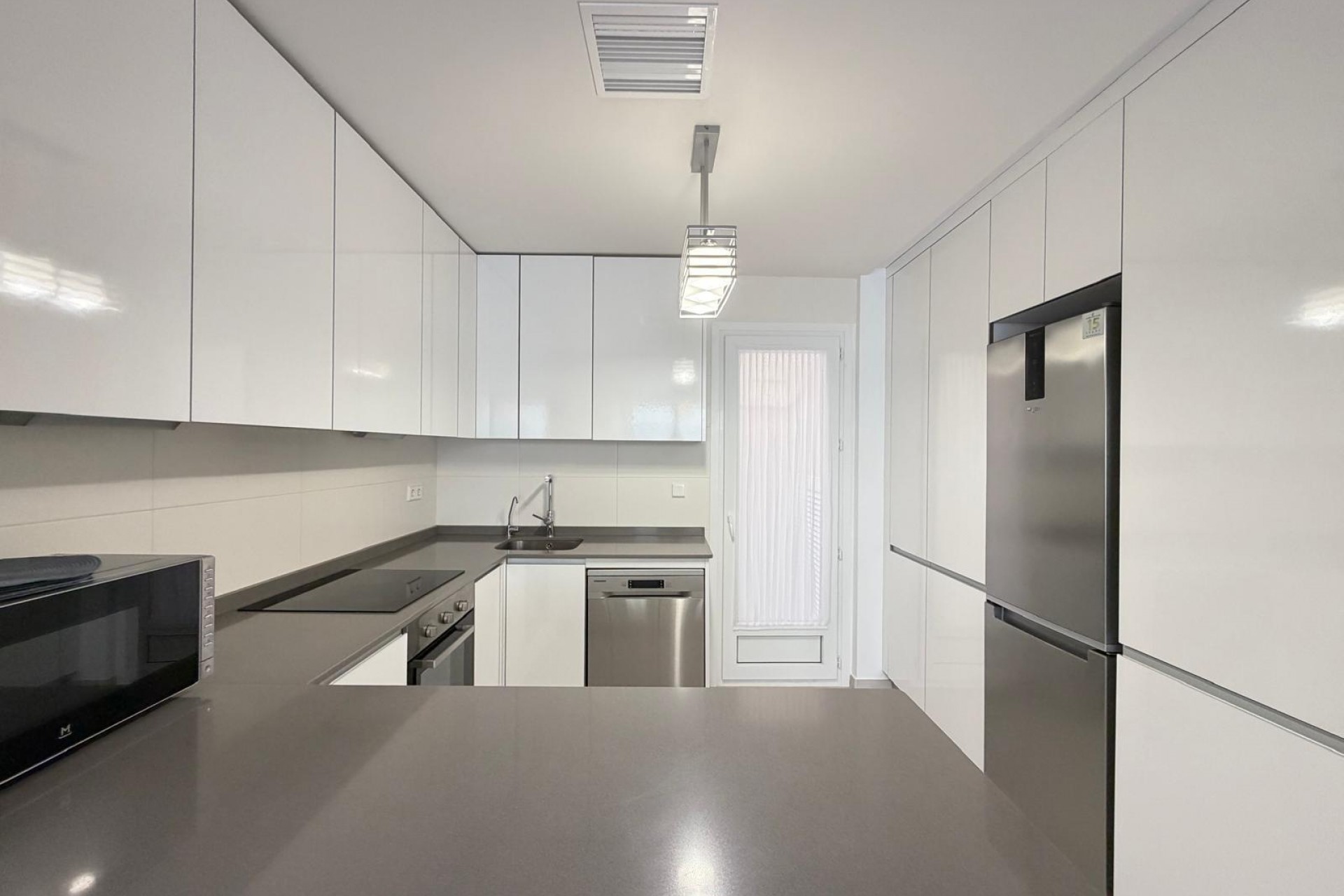 Återförsäljning - Town House -
Torrevieja - aguas nuevas