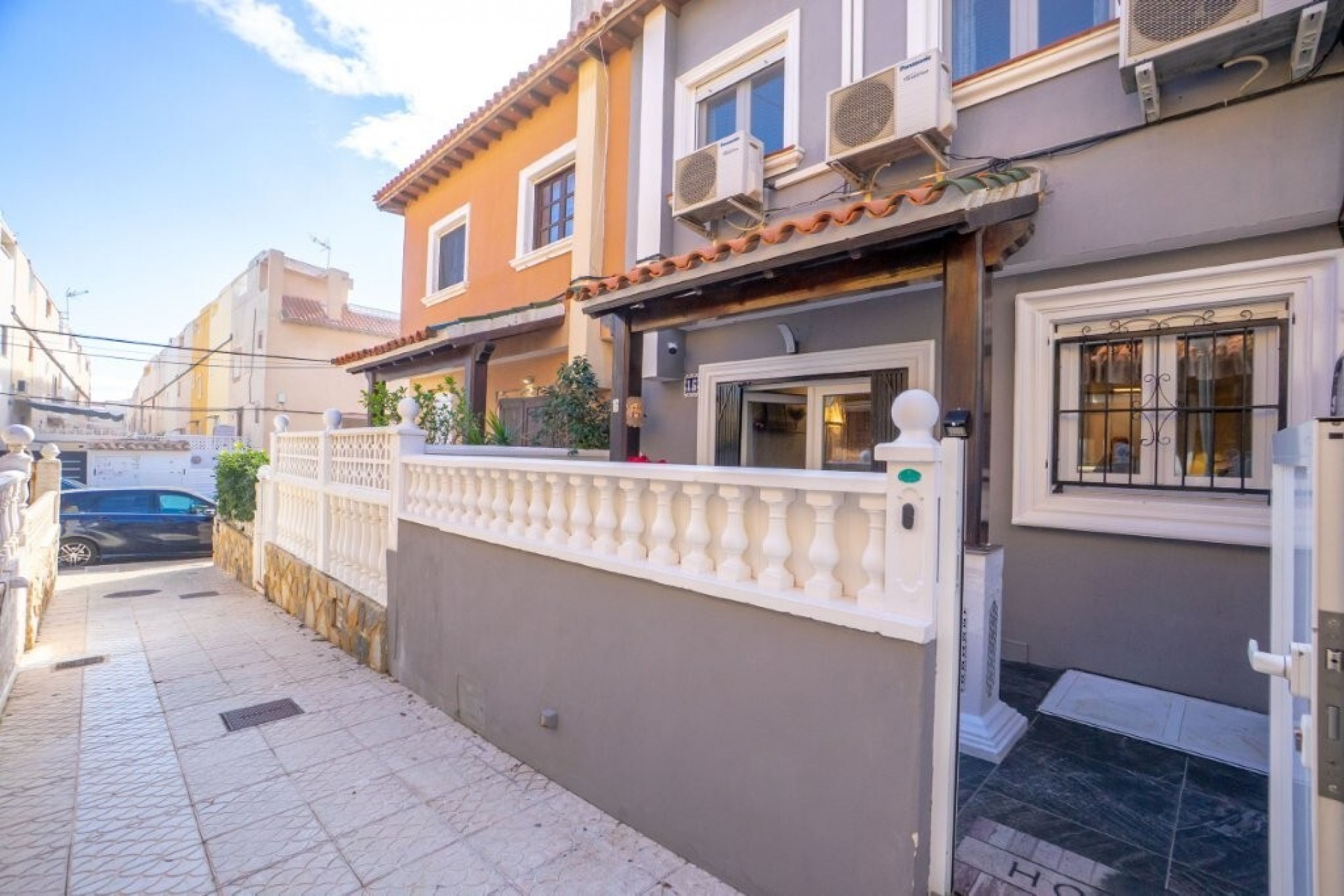 Återförsäljning - Town House -
Torrevieja - Cabo Cervera