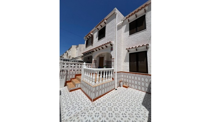 Återförsäljning - Town House -
Torrevieja - Calas Blanca