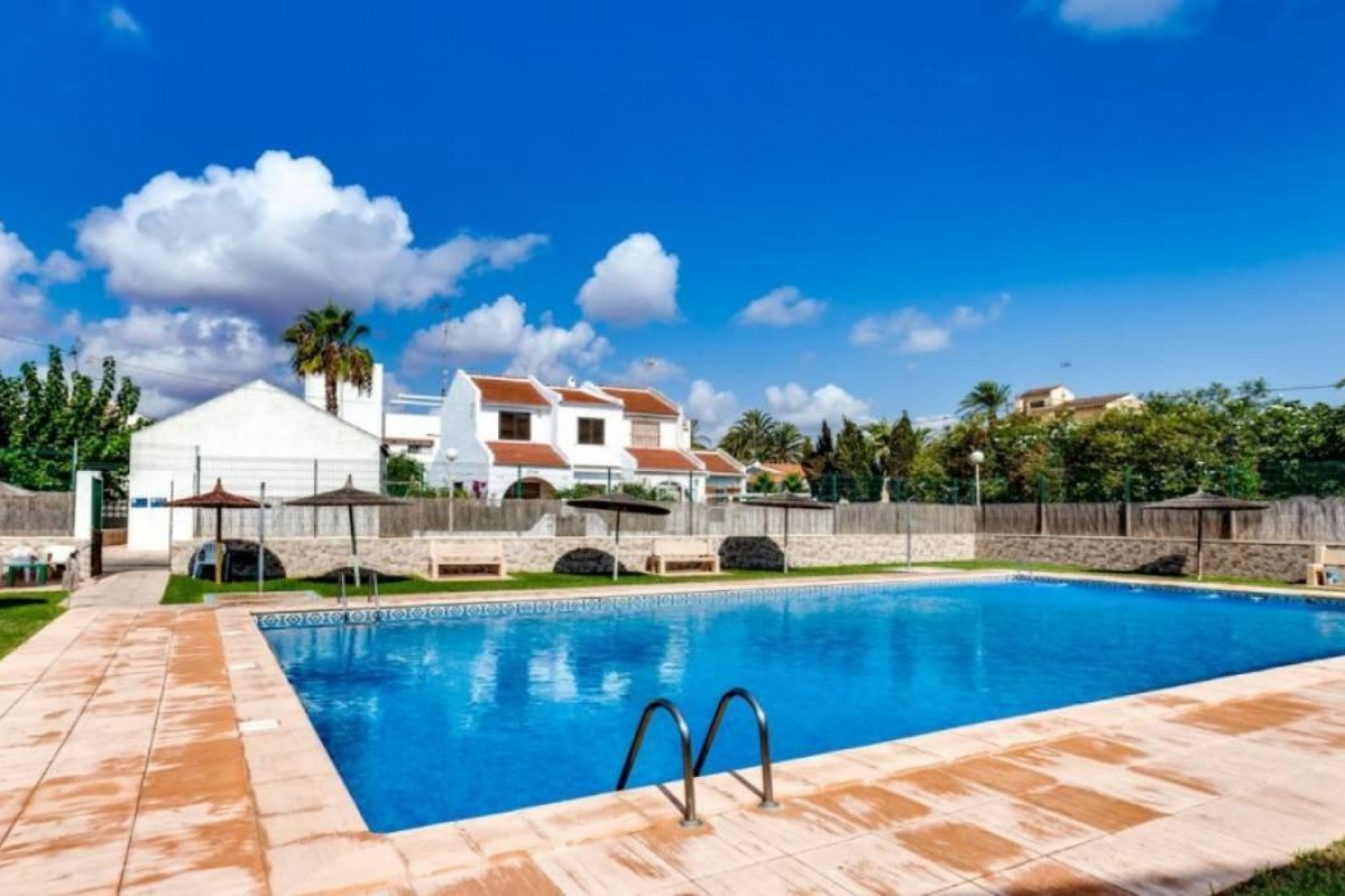 Återförsäljning - Town House -
Torrevieja - Calas Blanca