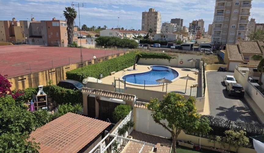 Återförsäljning - Town House -
Torrevieja - Calas Blanca