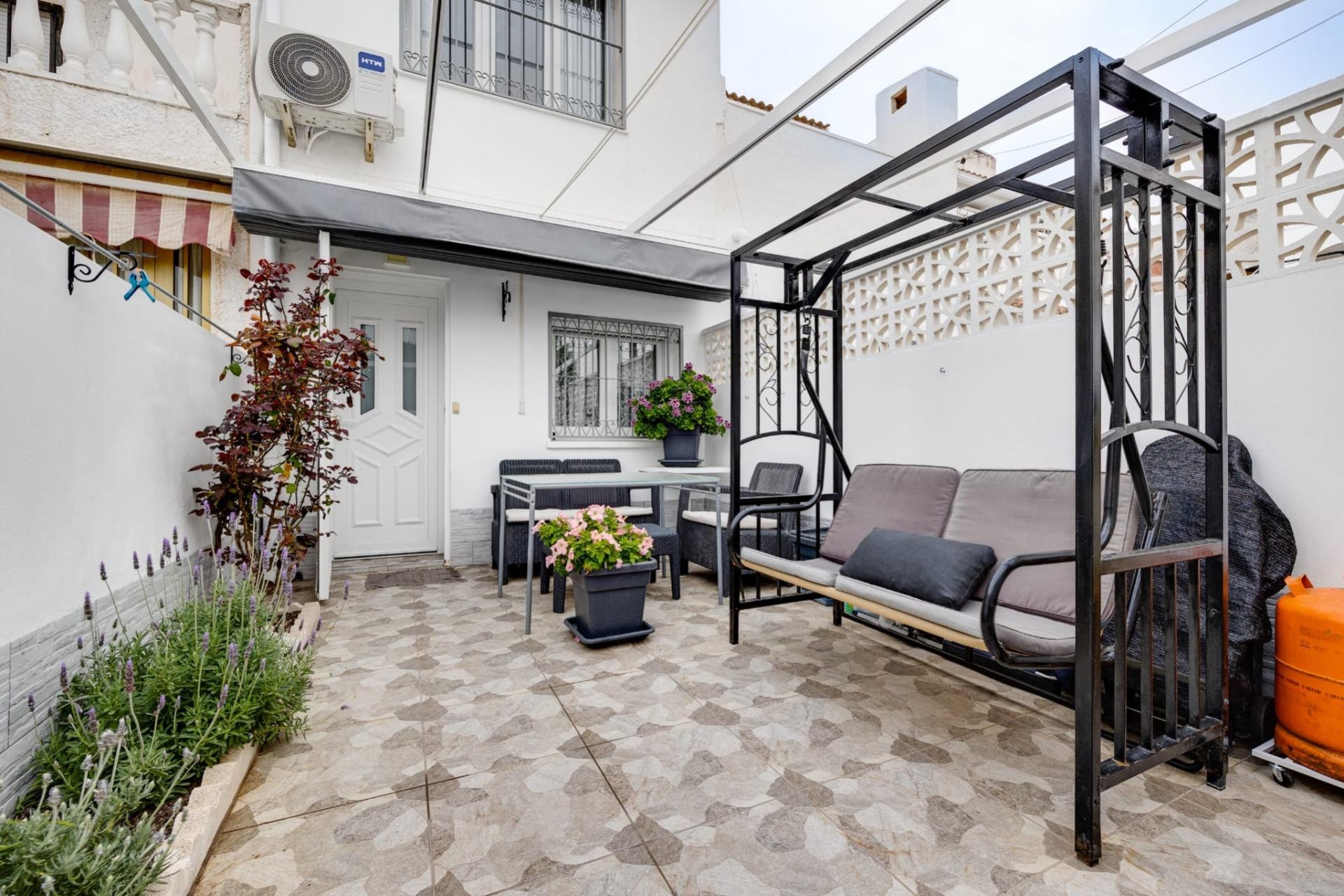 Återförsäljning - Town House -
Torrevieja - Calas Blanca