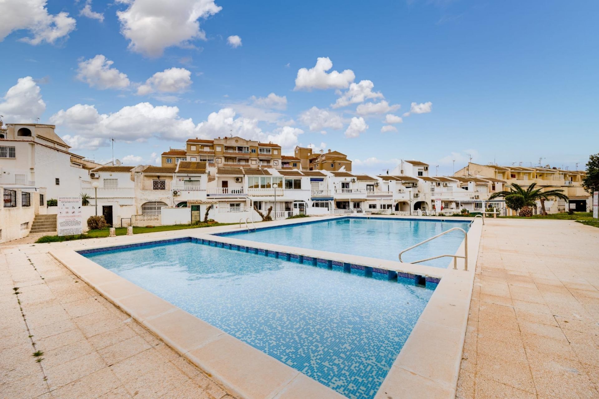 Återförsäljning - Town House -
Torrevieja - Calas Blanca