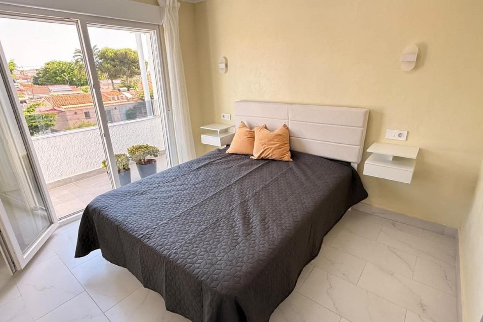 Återförsäljning - Town House -
Torrevieja - Calas Blanca
