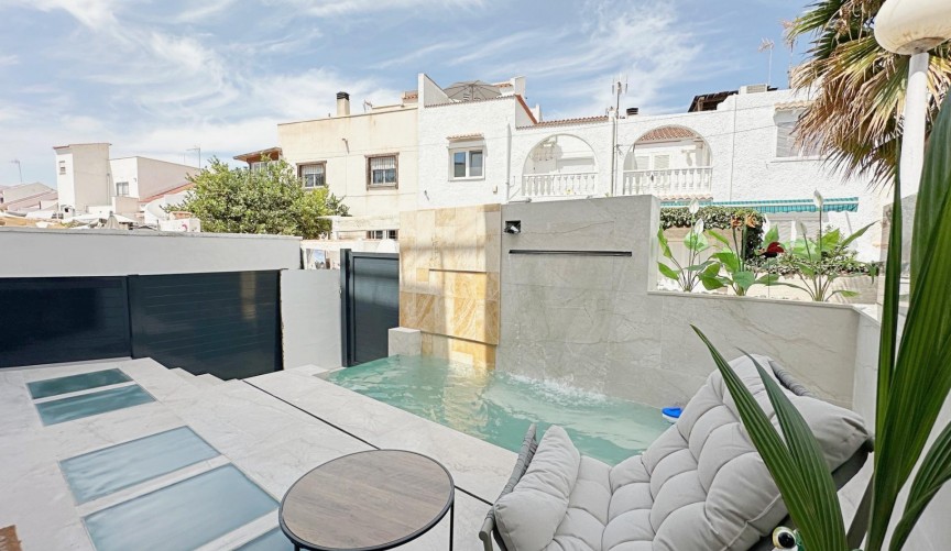 Återförsäljning - Town House -
Torrevieja - Calas Blanca