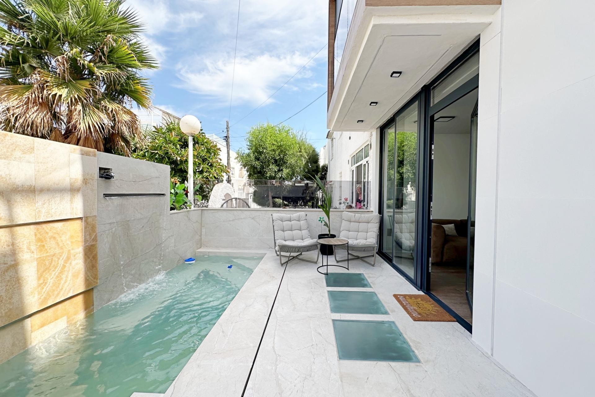Återförsäljning - Town House -
Torrevieja - Calas Blanca